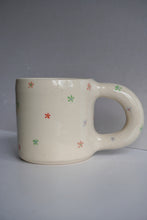 Load image into Gallery viewer, FLORAL TIT-TEA